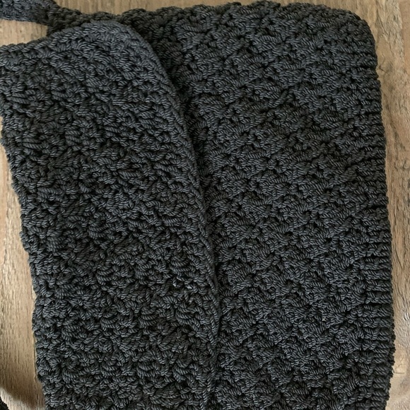 Bay Island Elegant Black Shoulder Bag - Picture 5 of 7